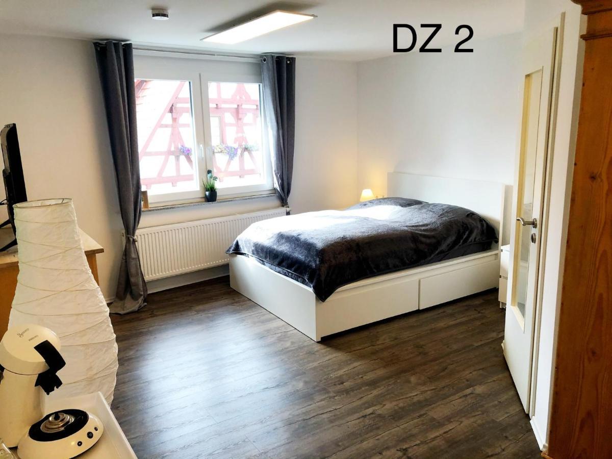 Lisas Gaestehaus Neckartenzlingen Exteriör bild