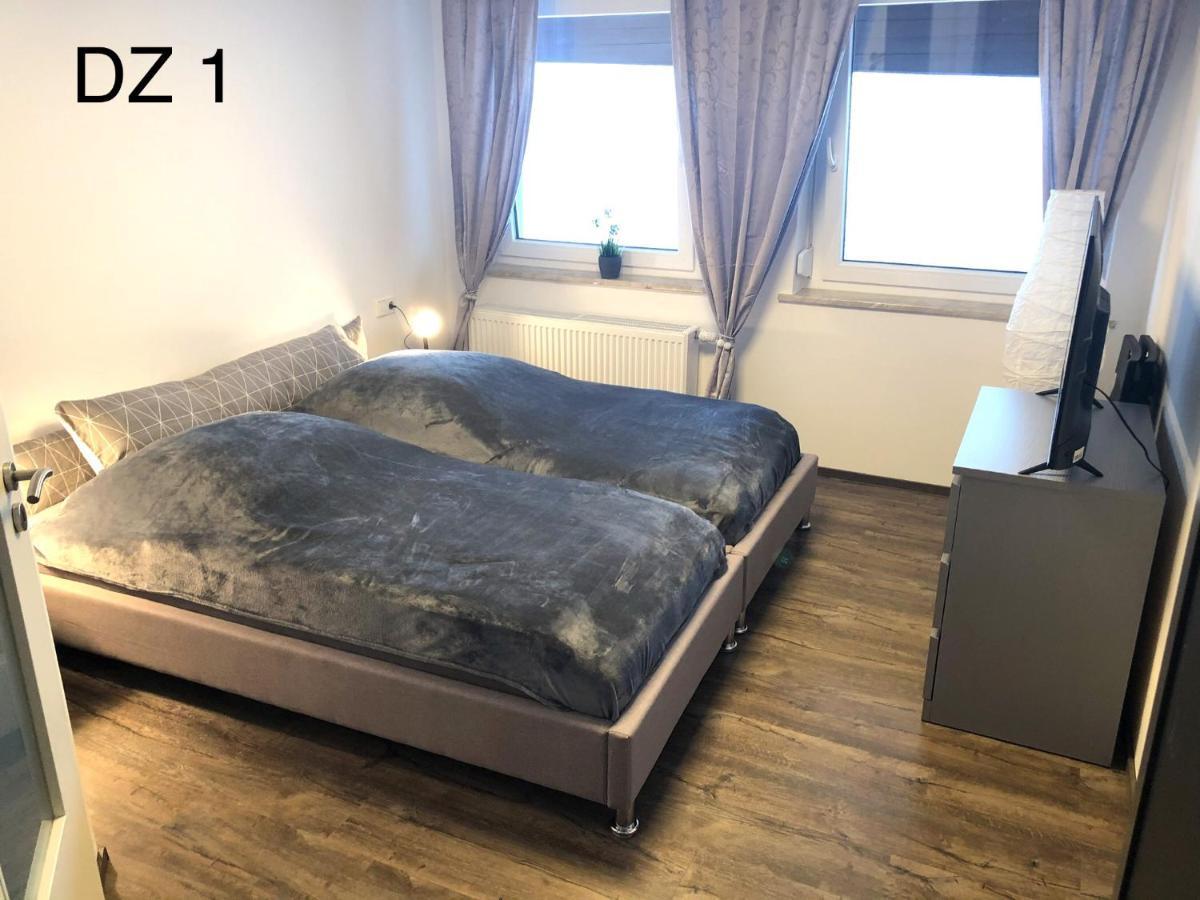 Lisas Gaestehaus Neckartenzlingen Exteriör bild