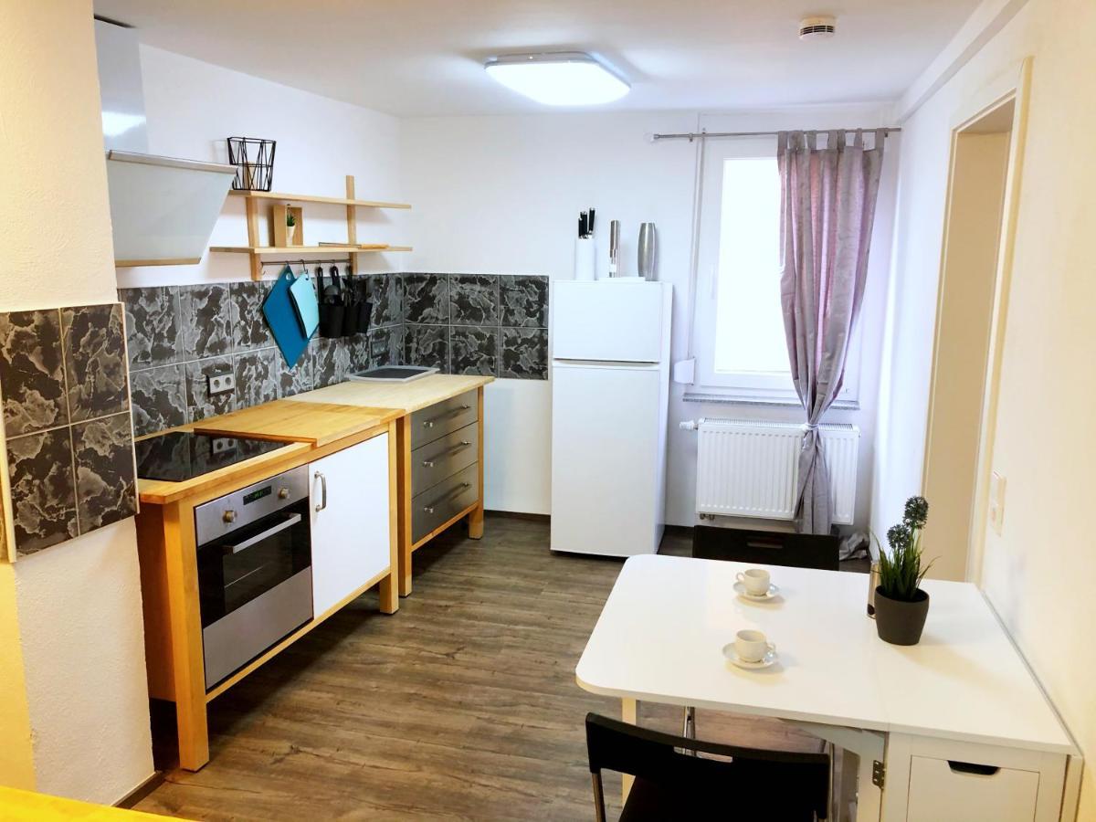 Lisas Gaestehaus Neckartenzlingen Exteriör bild