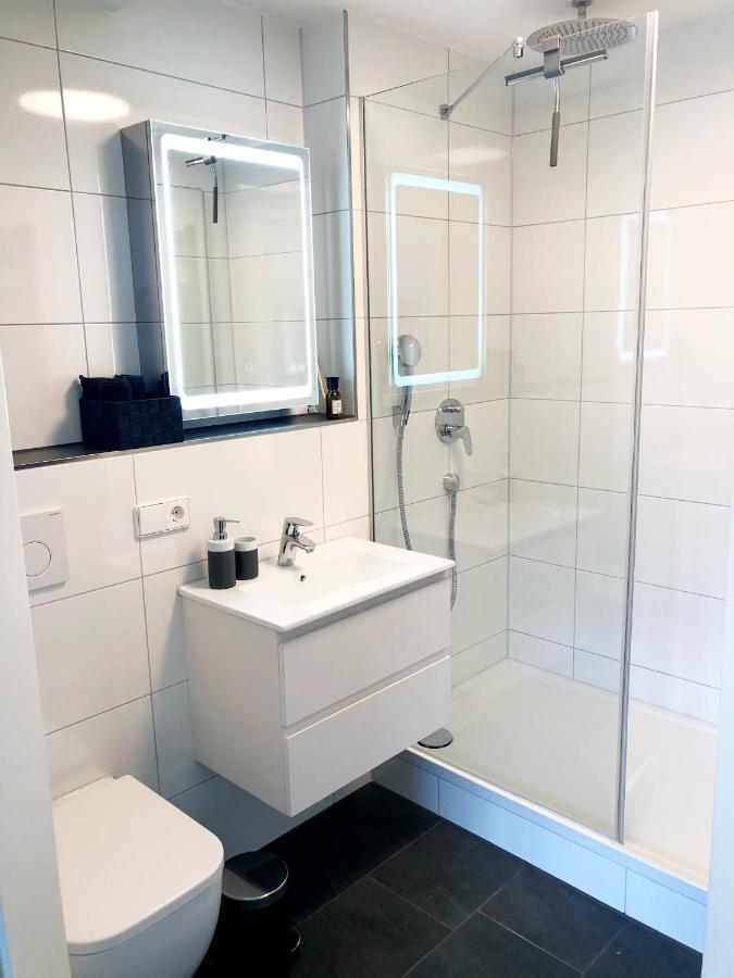 Lisas Gaestehaus Neckartenzlingen Exteriör bild