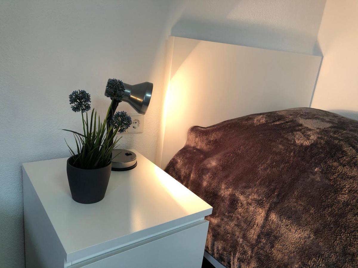 Lisas Gaestehaus Neckartenzlingen Exteriör bild
